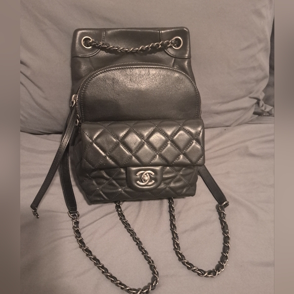 Chanel drawstring CC flap backpack - Picture 1 of 6